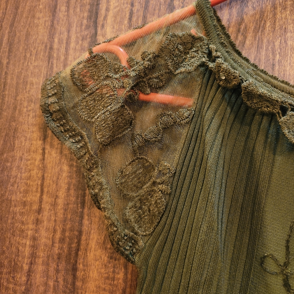 Ribbed fully stretchable net sleeves mehandi green bodycon top blouse - Picture 5 of 8